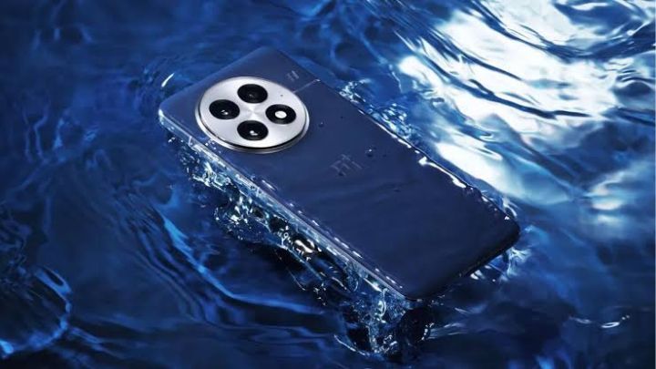 گوشی دارای IP68 تا چه حد در برابر آب مقاوم است؟