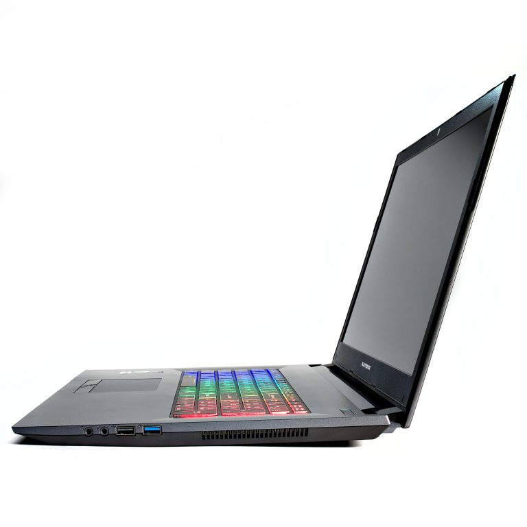 لپتاپ ELUKTRO P670HP Core i7