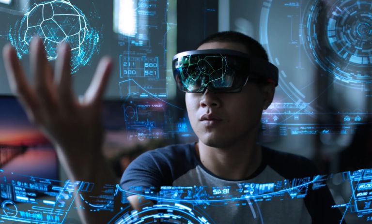 Spatial Computing چیست و چرا اپل و متا روی آن سرمایه‌گذاری کرده‌اند؟